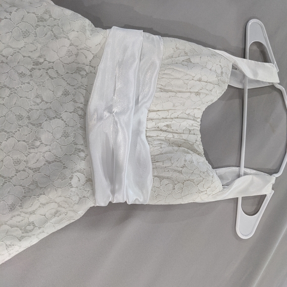 Dress - Picture 3 of 4